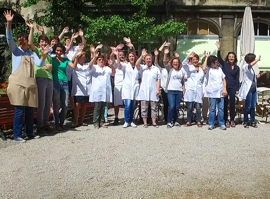 A whole team at the service of our Anis